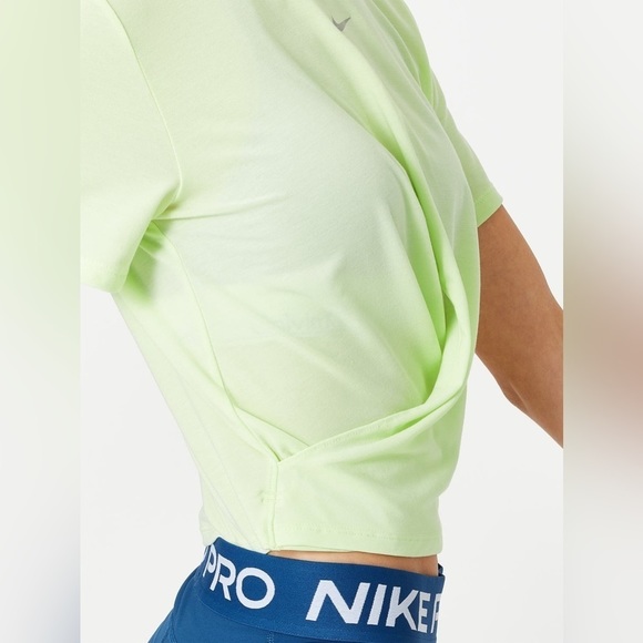 Nike Women's Dri-Fit One Lux Standard Twist SS - Picture 4 of 9